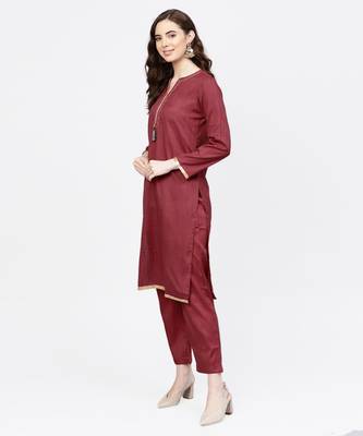 Women Maroon And Navy Blue Embroidered Straight Handloom Kurta With Pant And Dupatta 4