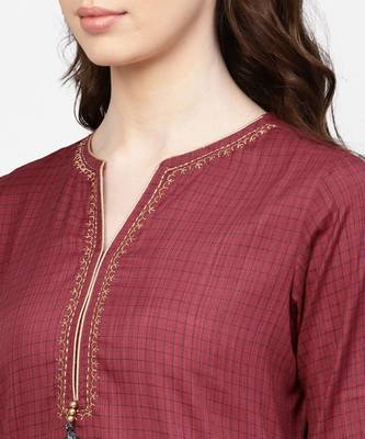 Women Maroon And Navy Blue Embroidered Straight Handloom Kurta With Pant And Dupatta 5