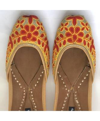 Multicolor Women Handcrafted Leather Footwear/ Juttis / Mojaris/ Khussa with Embroidery 2