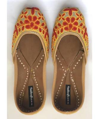 Multicolor Women Handcrafted Leather Footwear/ Juttis / Mojaris/ Khussa with Embroidery 1