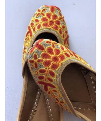 Multicolor Women Handcrafted Leather Footwear/ Juttis / Mojaris/ Khussa with Embroidery 3