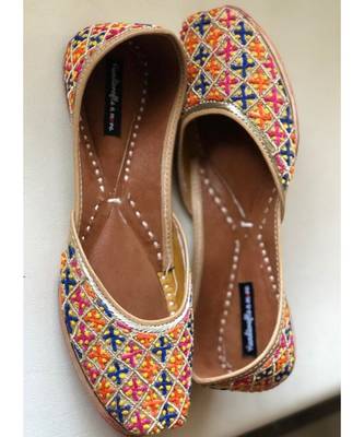 Multicolor Women Handcrafted Leather Footwear/ Juttis / Mojaris/ Khussa with Embroidery 4