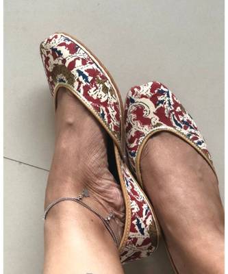 Women Punjabi Leather Kalamkari Footwear, Indian Ethnic Shoes, Punjabi Mojari 4