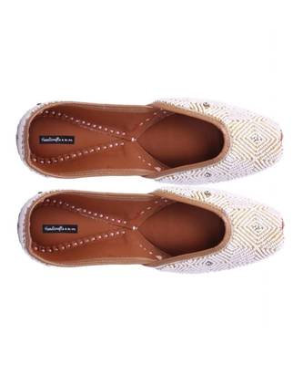Bridal White Beaded Shoes, Wedding Pearl Shoes, Embellished White Moti Jutti 3