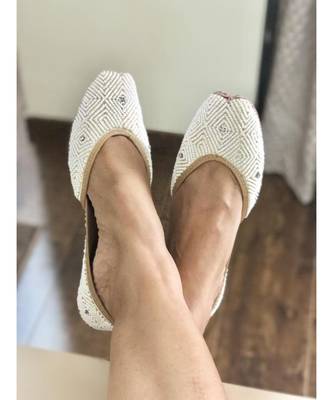 Bridal White Beaded Shoes, Wedding Pearl Shoes, Embellished White Moti Jutti 1