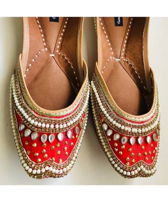 Red Embellished Wedding Shoes, Beaded Bridal Footwear,Ethnic Indian Shoes juttis 1