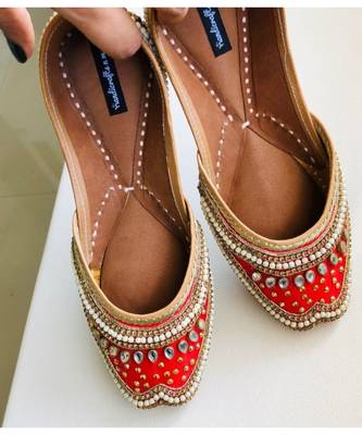 Red Embellished Wedding Shoes, Beaded Bridal Footwear,Ethnic Indian Shoes juttis 4