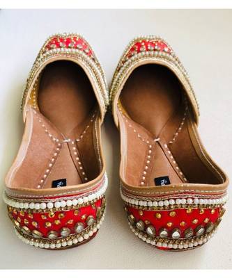 Red Embellished Wedding Shoes, Beaded Bridal Footwear,Ethnic Indian Shoes juttis 5