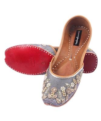 Bridal Shoes,Grey Embroidered Shoes,Grey Women Wedding Jutti,Indian Ethnic Shoes 3