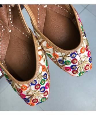 Women Ethnic Leather Shoes, Embroidery Footwear, Mojari, Indian Ethnic Shoes 3
