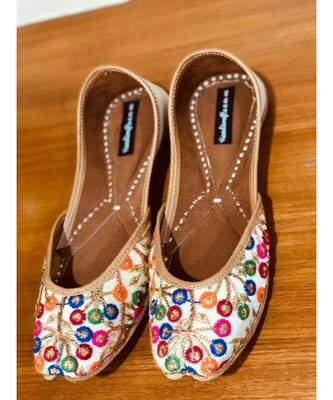 Women Ethnic Leather Shoes, Embroidery Footwear, Mojari, Indian Ethnic Shoes 5