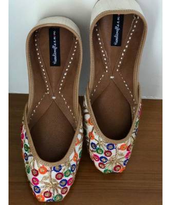 Women Ethnic Leather Shoes, Embroidery Footwear, Mojari, Indian Ethnic Shoes 6