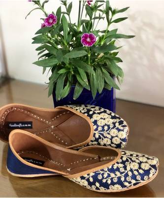 Blue Bridal Shoes, Blue Ballet Shoes, Blue Wedding Shoes, Embroidered Juttis, Indian Shoes Mojaris/Jutti/ Khussa 1