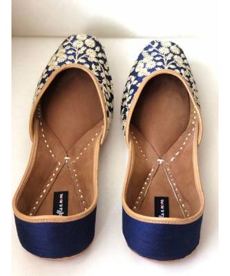 Blue Bridal Shoes, Blue Ballet Shoes, Blue Wedding Shoes, Embroidered Juttis, Indian Shoes Mojaris/Jutti/ Khussa 2