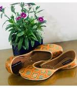 multicolor leather leather juttis