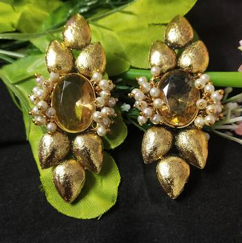 Ethnic Indian Bollywood Indo Western Golden Kundan Pearl Earrings Set 1