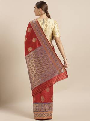 Red woven silk blend saree with blouse 2