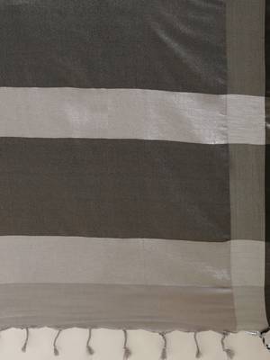 Black plain linen saree with blouse 3