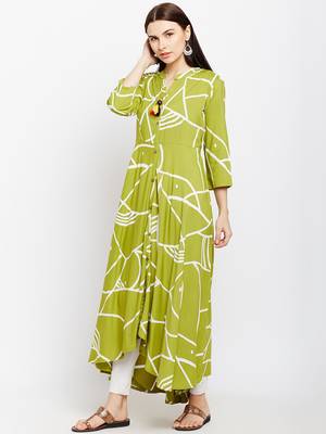Green woven rayon kurtas-and-kurtis 3