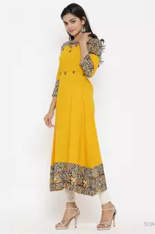 Women'S Cotton Blend Kalamkari Print Kaantha Work A-Line Kurta (Mustard)