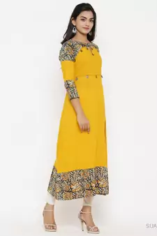 Women'S Cotton Blend Kalamkari Print Kaantha Work A-Line Kurta (Mustard)