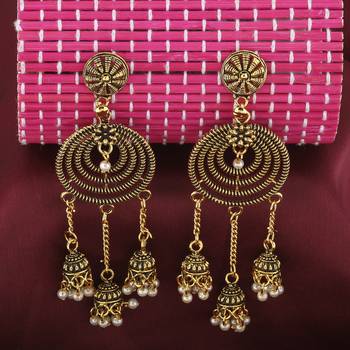 Classic Golden Round Circle And Round Tassel Earrings 1