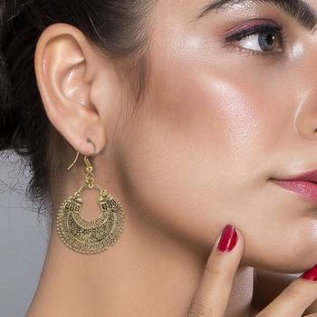 Facinating Chandbali Unique Golden Earrings For Women 4