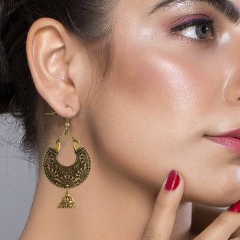Eye-Catching Chandbali Unique Golden Earrings For Women 4