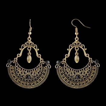 Alluring Golden Vintage Designer Chandbali Earrings For Women 3