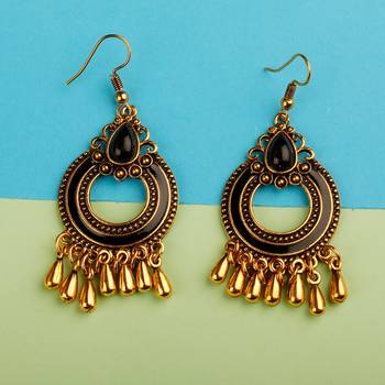 Good Looking Golden Black Enamel And Stone Work Chandbali Earrings For Women 3