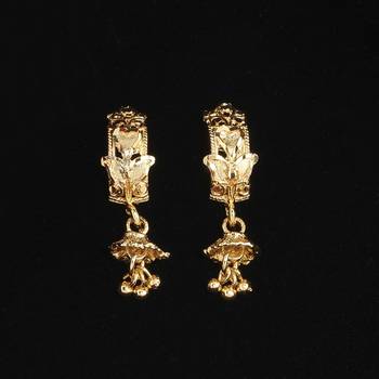 Trendy Gold Stylish Ethnic Traditional Look Drop Earring For Women 1