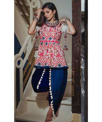 White kedia and tulip pants set with traditional motifs 1