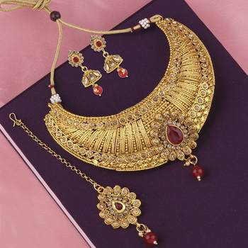 Elegant Traditional Gold Plated Choker Jewellery Set For Girls And Women 3