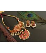 Beautiful Kemp Green Pearl Designer Necklace Set