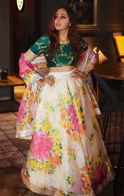 OFF WHITE Pink Embroidered Organza Semi Stitched Lehenga 2