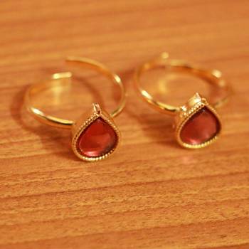 Red Toe-Rings 2
