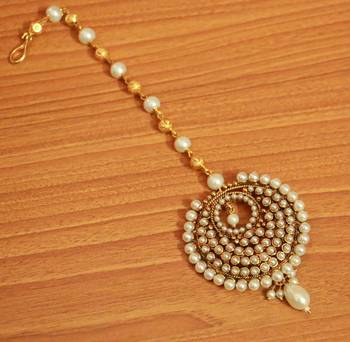 White Pearl Maang-Tikka 1