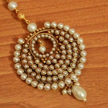 White Pearl Maang-Tikka 2