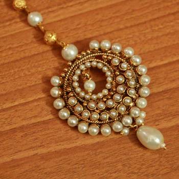 White Pearl Maang-Tikka 2
