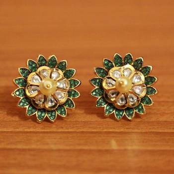 Green Pearl Studs 1