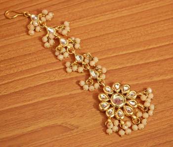 Faun Crystal Kundan Meenakari Tikka With Earrings 3