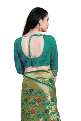 Green hand woven banarasi silk saree with blouse 4
