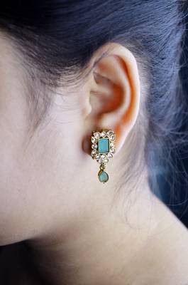 Aqua-blue cubic zirconia earrings 3
