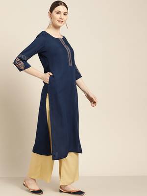 Women's Blue embroidered straight kurta with Solid palazzo 2