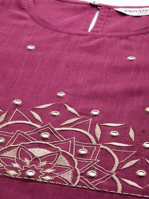 Women's Magenta embroidered kurta with palazzo 4