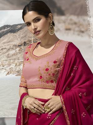 Dark Pink Embroidered Silk Blend Saree With Blouse 4