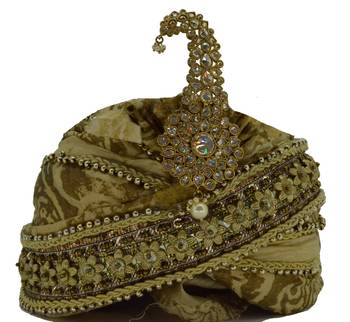 Gold cubic zirconia brooch 2