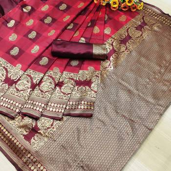 Maroon Woven Banarasi Saree With Blouse 1