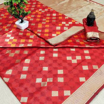 Red Woven Banarasi Saree With Blouse 1