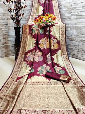 Maroon Woven Banarasi Saree With Blouse 1
